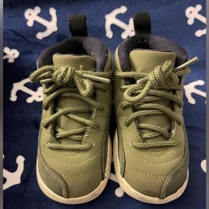 Jordan 12s toddler size 6c green. Worn.